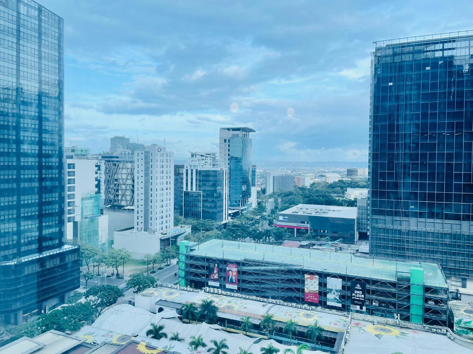 Uptown Parksuites Bgc Taguig Eksteriør billede